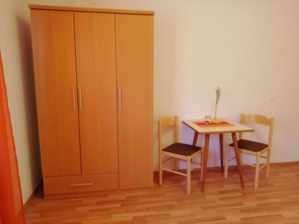 Apartments Jadranka Ivana Пула Екстериор снимка