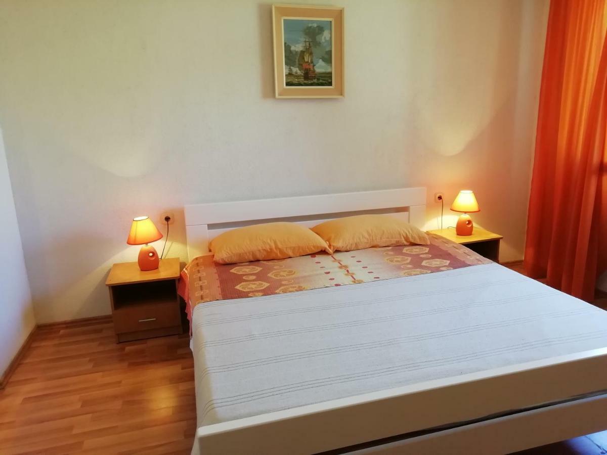 Apartments Jadranka Ivana Пула Екстериор снимка