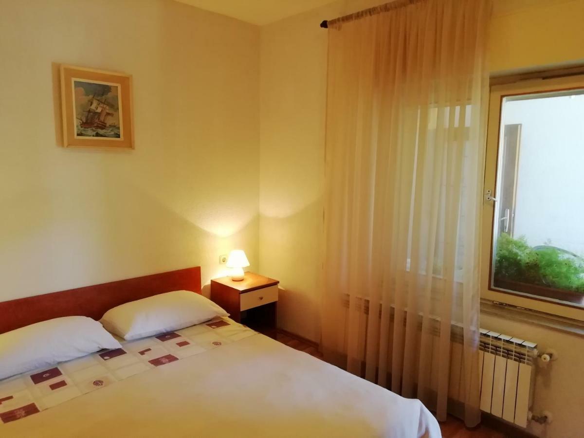 Apartments Jadranka Ivana Пула Екстериор снимка
