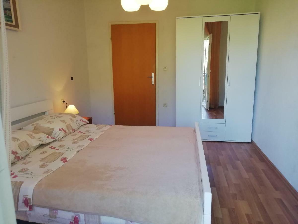 Apartments Jadranka Ivana Пула Екстериор снимка