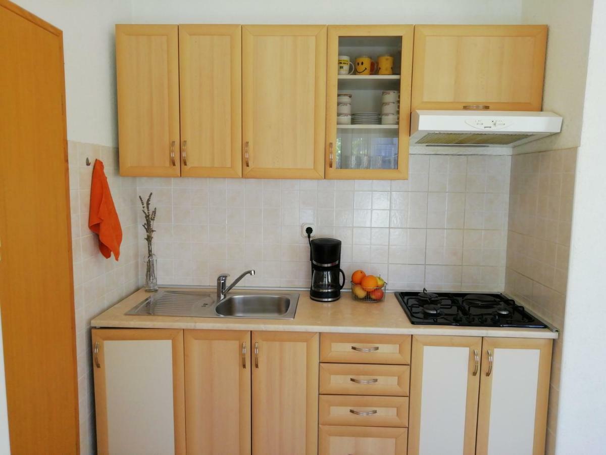 Apartments Jadranka Ivana Пула Екстериор снимка