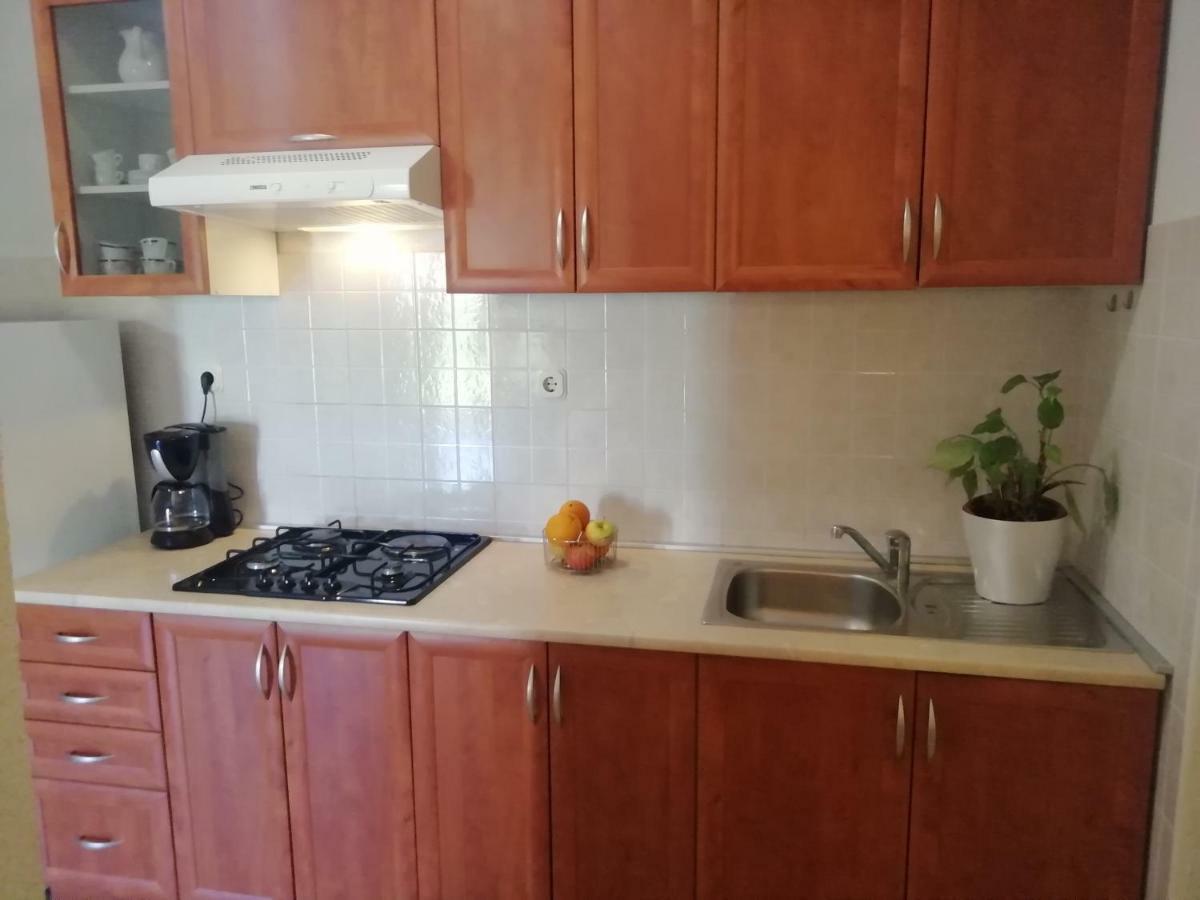 Apartments Jadranka Ivana Пула Екстериор снимка