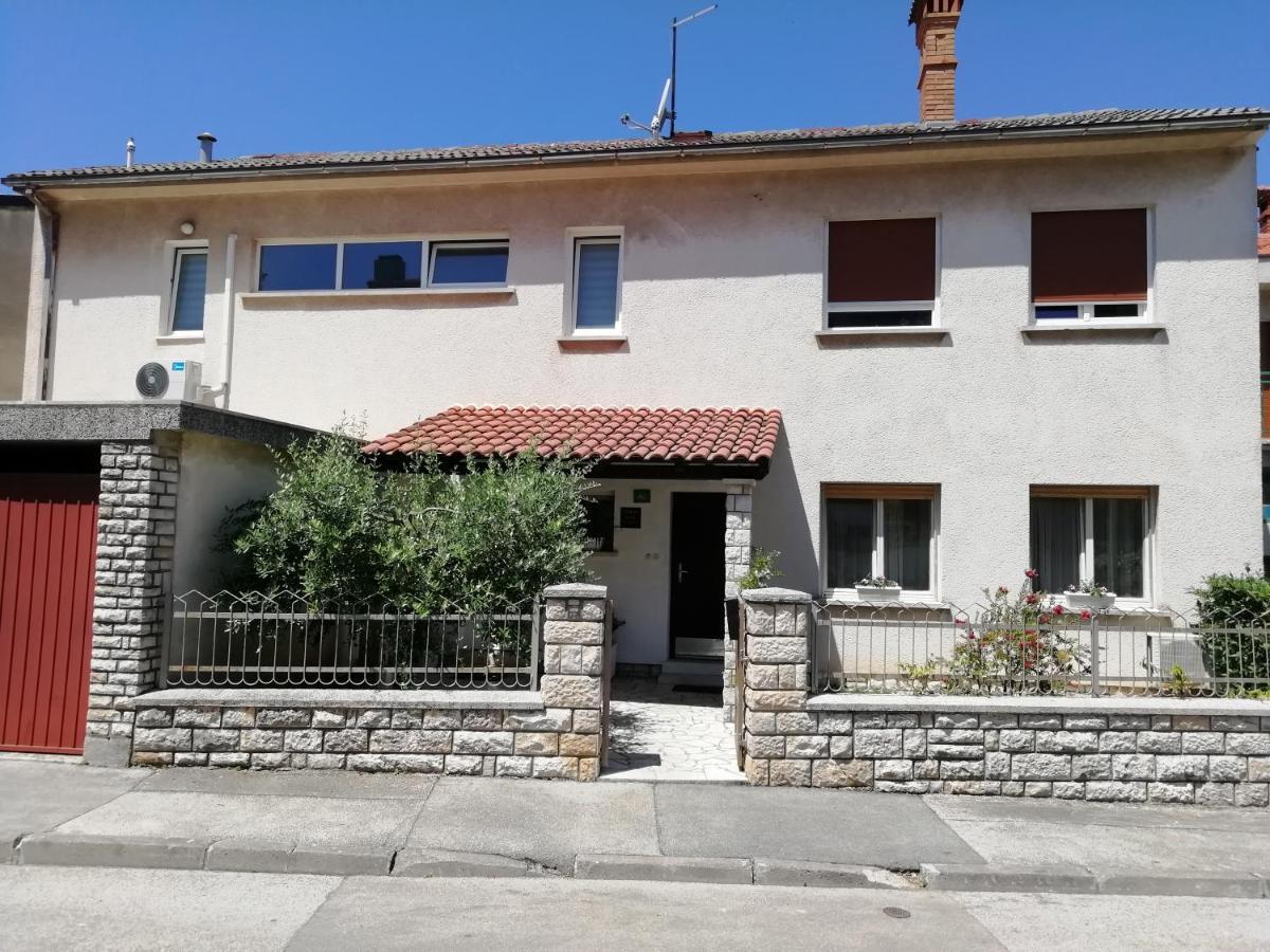 Apartments Jadranka Ivana Пула Екстериор снимка