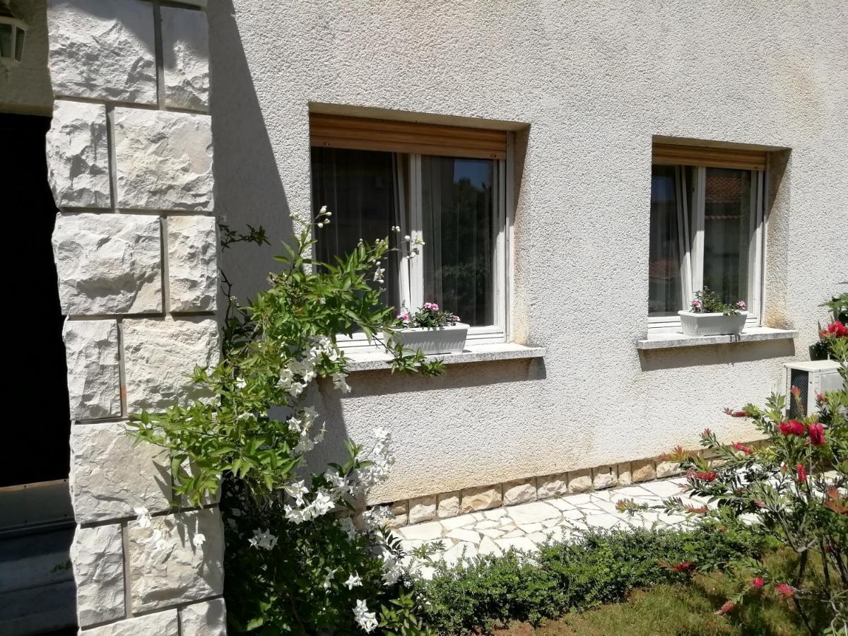 Apartments Jadranka Ivana Пула Екстериор снимка