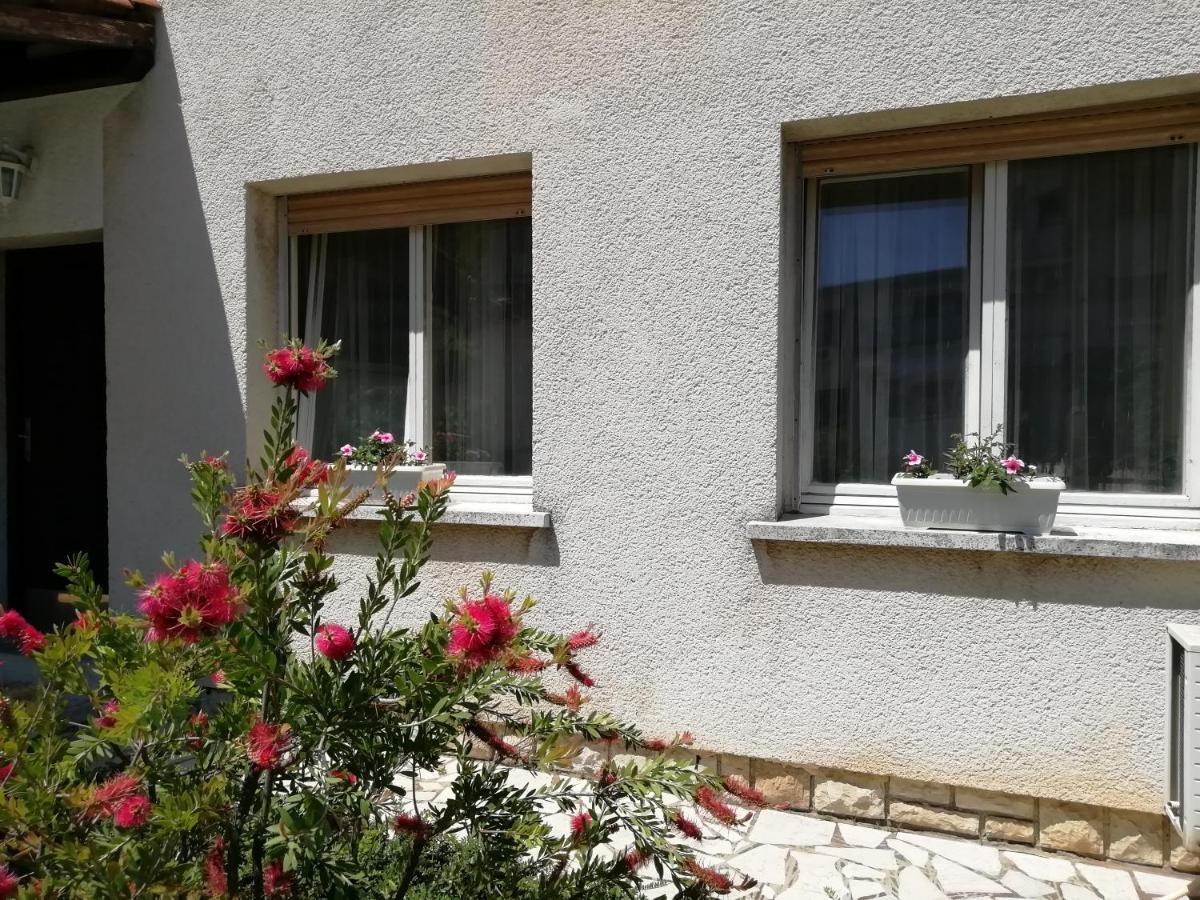 Apartments Jadranka Ivana Пула Екстериор снимка